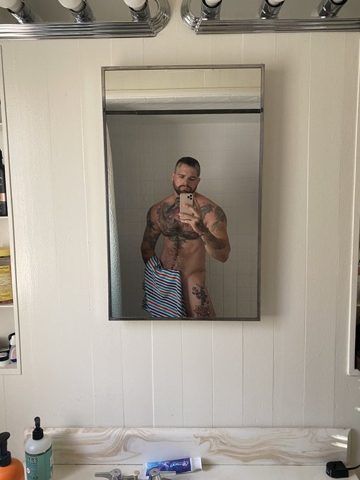 Bigger by the day.❤️💪 https://t.co/mmzDVf6I6S