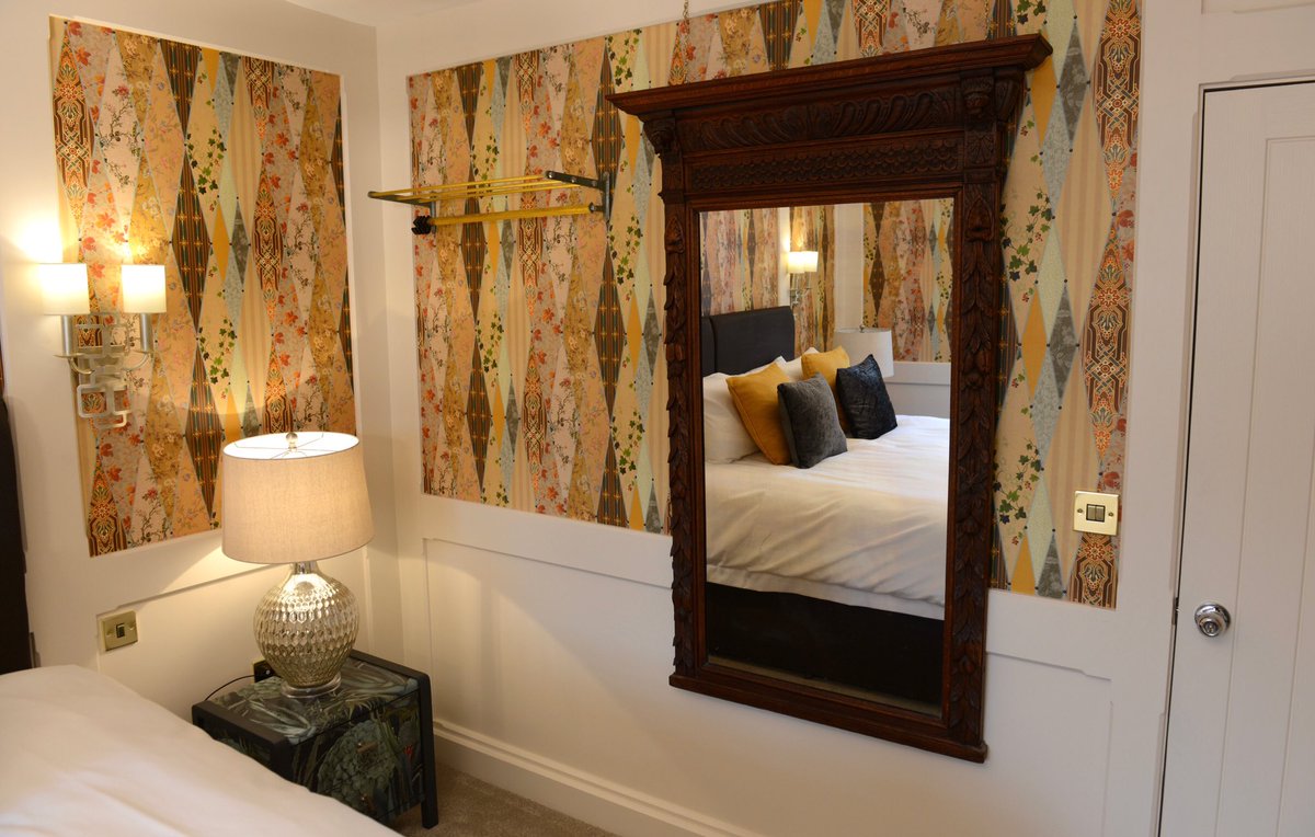 kingsheadbhurst's tweet photo. We’re delighted to announce we now have 5 luxury en suite bedrooms to let @VillageTweet @BillingshurstPC @station49fire @BillysOnTheRoad @HorshamLiving1 @DistrictPost ☎️01403782012 https://t.co/Ib4wyDe0LS