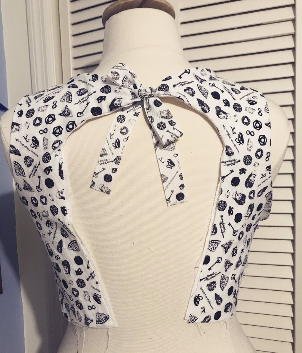 Mountainflowr's tweet photo. Back of dress #sewinginprogress #sewing #glambert #adamlambert #alldressedupandnoplacetogo https://t.co/02VxFVhQTo