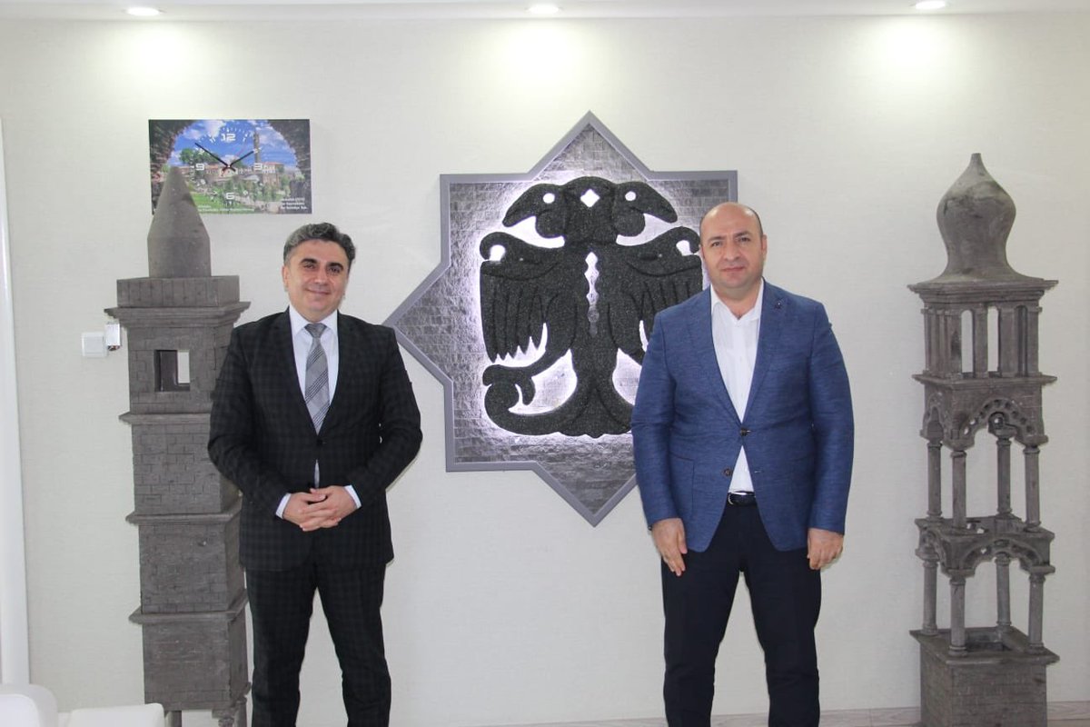 Merkez Bankası Diyarbakır Bölge Müdürlüğüne atanan Muhammed İslam Önal beye nazik ziyaretleri için teşekkür ediyor, yeni görevinde hayır ve başarı diliyorum...