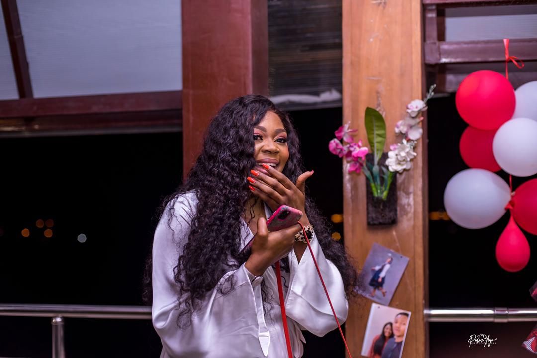 mj_creatives's tweet photo. Say hello to the face of an unsuspecting beauty😍💍
.
.
.
.
#shesaidyes #marriageproposal #marriageproposalplanner #memories #MJCreatives #eventplanner #abujaeventplanner #willyoumarryme #weddingbells #weddings #bellanaija #bellanaijaweddings https://t.co/H0EGmBaBka