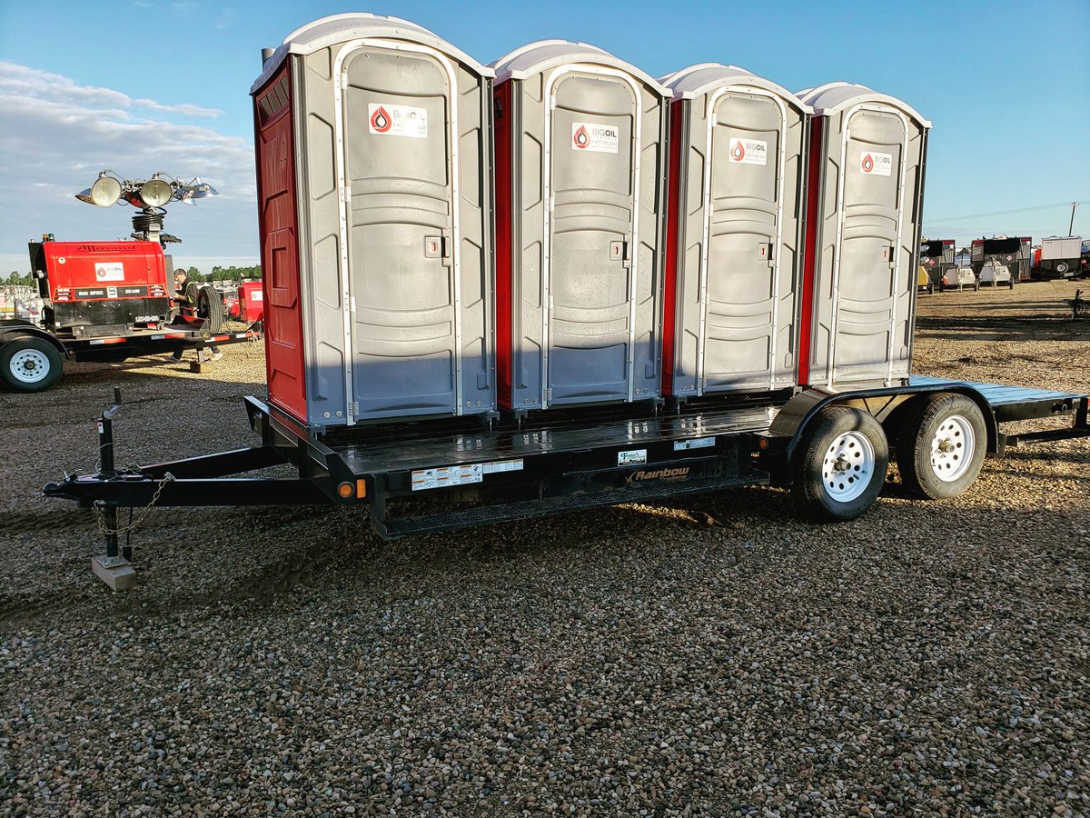Needing #portablerestrooms for your crew? Want to save on delivery costs by not having to pay for loading and unloading of #toilets 💰💰💰? Well we have the unit for you 👌! These four toilet units are great for #frac locations, #construction sites or #pipeline projects!