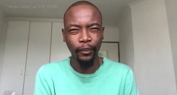 muk0vhe's tweet photo. What if Rasta is actually a very good painter but does that nonsense on purpose?? #COVID19 #RastaMustFall #RIPMaryTwala https://t.co/MTQ3iHTtDq