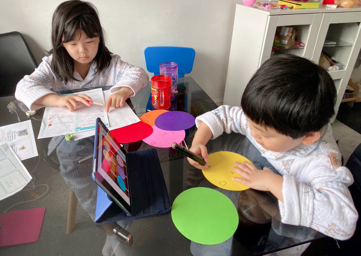 AprilandAlfred's tweet photo. April wrote a non- chronological report on the Koalas.🐨 Alfred make some feelings puppets. 🍭 @prestolee_1911 https://t.co/V7n7Ps4NzN