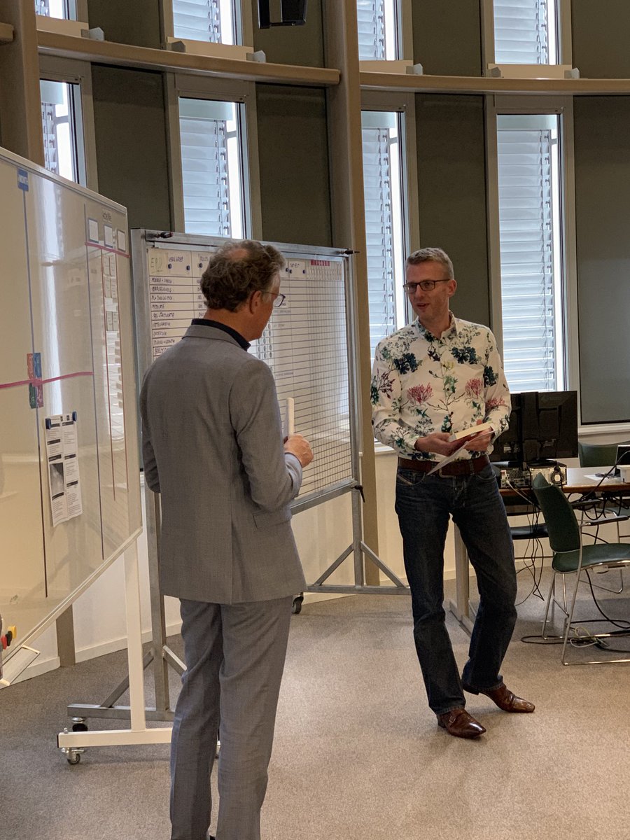 sophiaderooij's tweet photo. ⁦onze collega @EricRikkert⁩ ontvangt de green #belt voor zijn #lean project over verbeterde logistiek bij #radiologie : mooie #weekstart! https://t.co/jAB2uPL3du