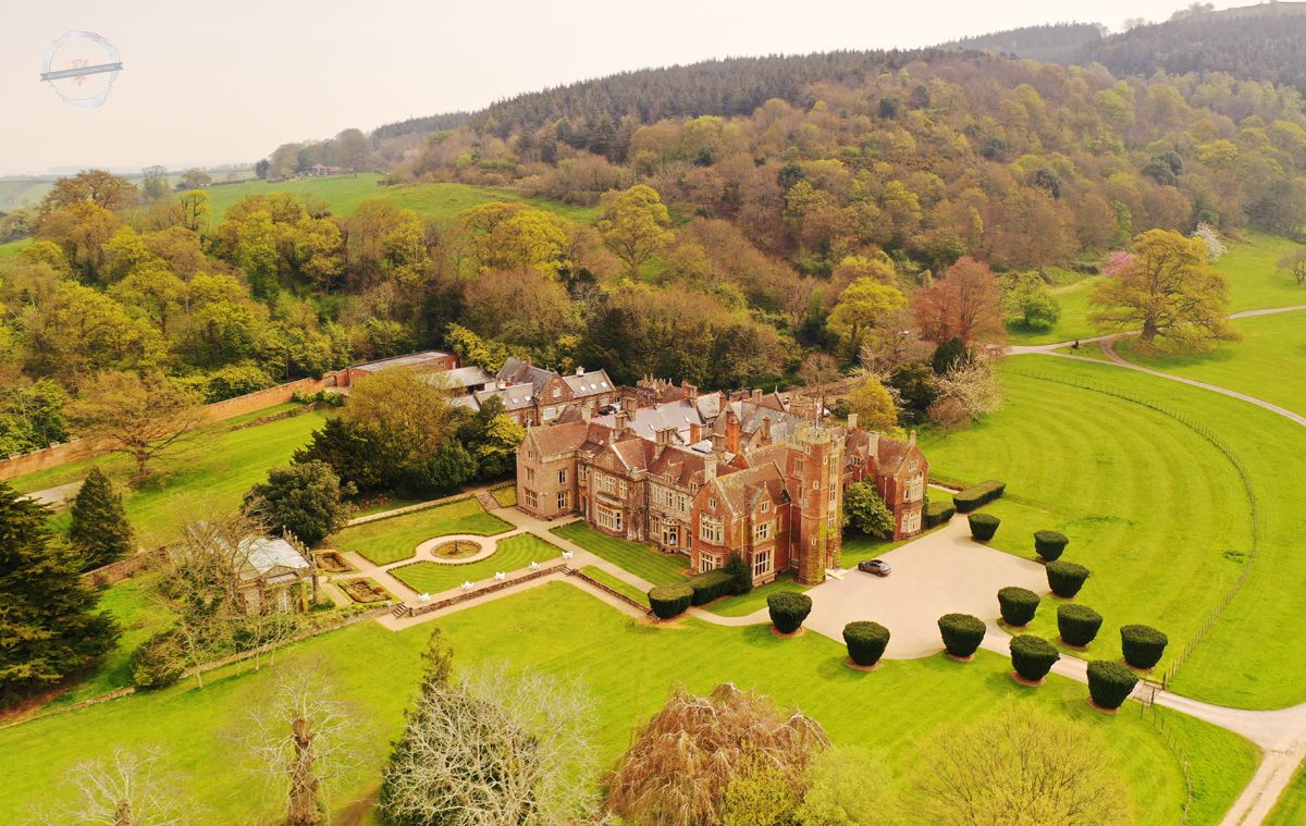 sw_venues's tweet photo. St Audries Park - this fairytale manor house provides the perfect exclusive use venue for your big day. https://t.co/bcIVs2RLVr | @CHWeddings https://t.co/7BMHp0A4cN