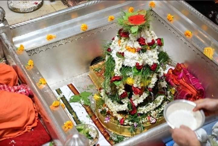 bababansiwala's tweet photo. हर-हर सोमनाथहर-हर ओमकारेश्वर हर-हर विश्वनाथ हर-हर महाकालेश्वर सावन माह के सोमवार अद्भुत दर्शन https://t.co/bu05h0HKUJ