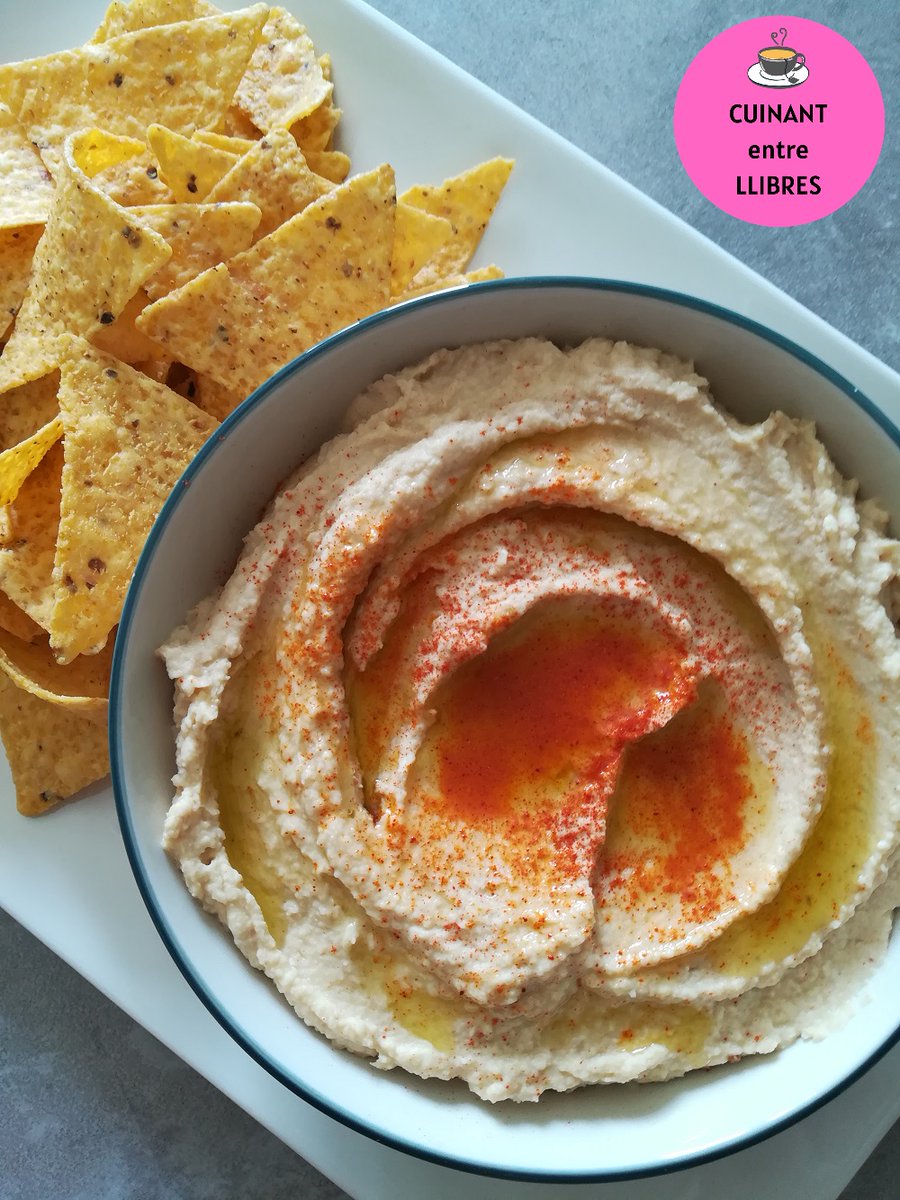 cuinantllibres's tweet photo. I per fi... la recepta del clàssic #hummus de cigrons, fàcil i resultona per aquests sopars a la terrassa que tant ens agrada organitzar 😉

https://t.co/apbiEToIWY

#cuinantentrellibres #cuinadelmón https://t.co/PL0TcEpXTa