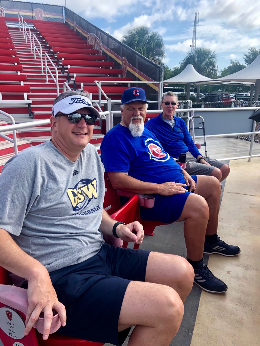 24_architect's tweet photo. @andymoore207 @AJ_Hayes30 @Tjhayes5Hayes @SkeltonTyler @T_raw947 @GSW_Baseball @DonalsonJared @jacob_h_1 @colegarrett7891 @PeytonSells @GSW_Baseball ⚾️#Family via the Hayes’; a moment of the #ThreeAmigos with Tony, #BIG, James in a happy moment - #RIPBIG ❤️ Grateful for the time together ⚾️ https://t.co/eYlxkQ9wKb