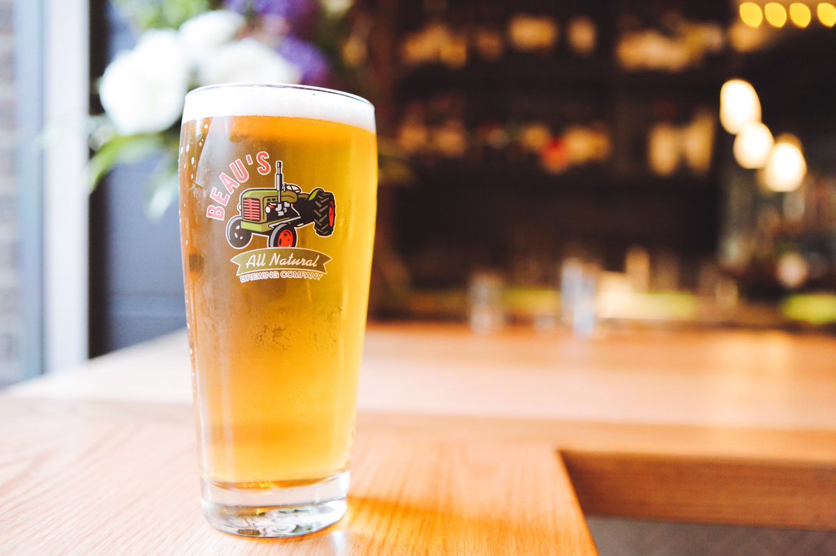 escapizza's tweet photo. We’re celebrating 5 years this week! Enjoy $5 pints of @beausallnatural #lugtread until Saturday! #cheerstofiveyears 🍻🍻🍻 https://t.co/rqkoBGRsII