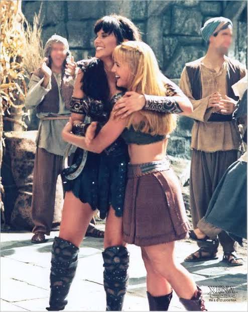 aquarian_girll's tweet photo. E #Gabrena ou #WarriorBard ou apenas #XenaandGabrielle continua sendo o melhor otp de todos https://t.co/FTfb9hTTe9