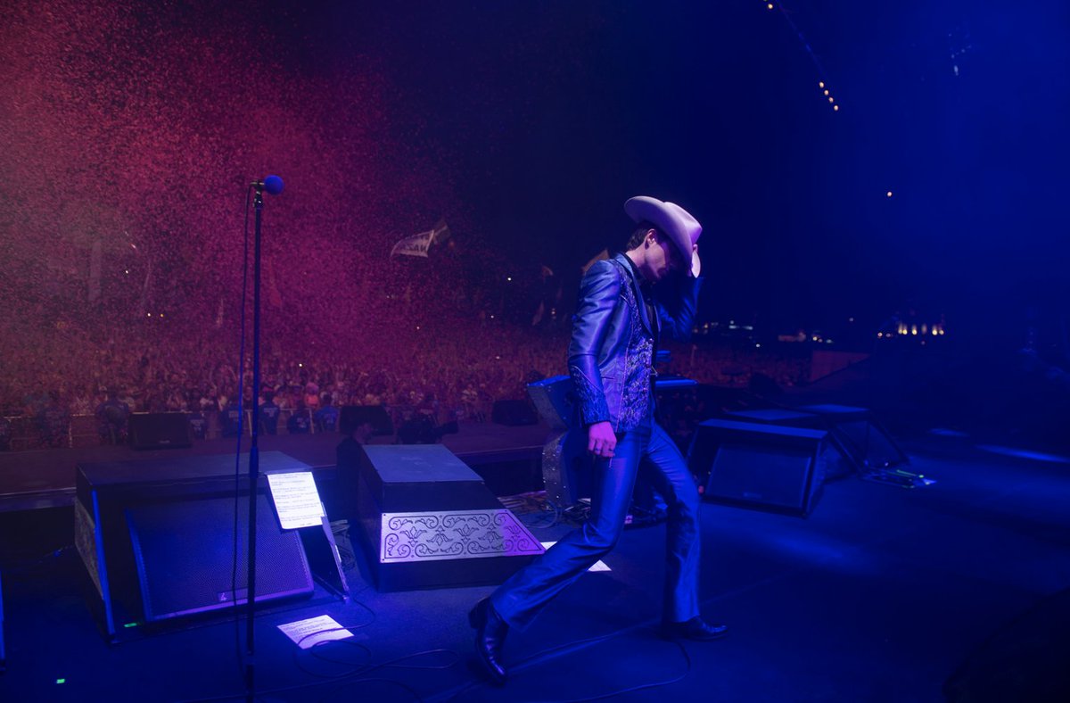 Everyone welcome my new friend @RobLoud to #RAWeditingchallenge. He has been nice enough to provide us with this beautiful image of @thekillers from Glastonbury Festival. Let's see your edits! dropbox.com/s/tefbp4fue5zu…