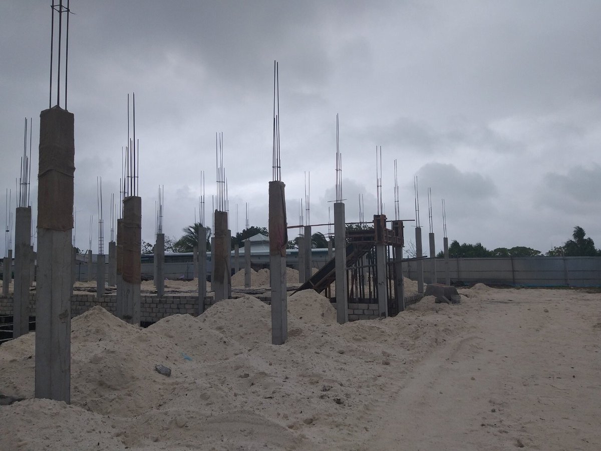 MKaarim's tweet photo. Naifaru ga alhaa 100 Housing Unit ge masakkai huttumeh nethi kuriyah dhanee. Shukuriyyaa Raeesul Jumhooriyyaa @ibusolih #TeamHousing @nazim7878 https://t.co/2EvH7D6Fml