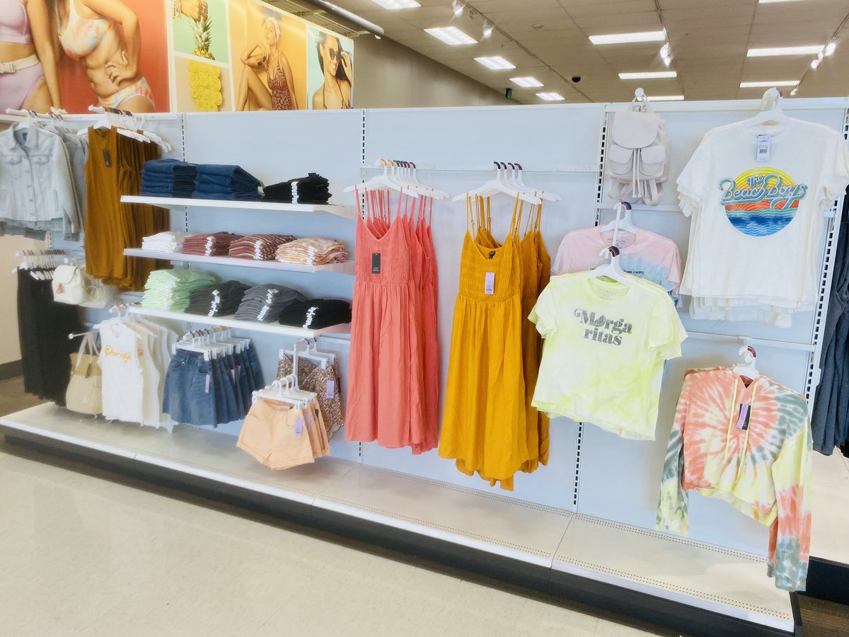 Bye bye Americana, Hello Wild Fable. Thanks Juls for merching this fun, summery moment that I know our guests will love 😍 🌸 <a href="/Target/">Target</a> #targetstyle #2271
