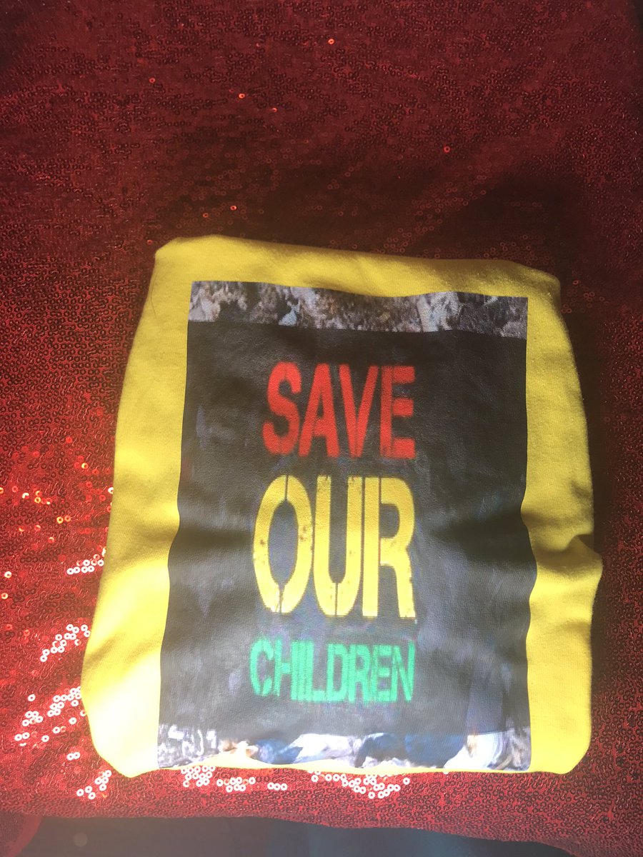 BSugarballoons's tweet photo. Each t-shirt purchased here will help us hire one part-time youth and go towards our Fundraising fund to build our Youth Entrepreneur Academy. #shopcommunitytees #bytheyouthofchicago https://t.co/faCjdiZCzr