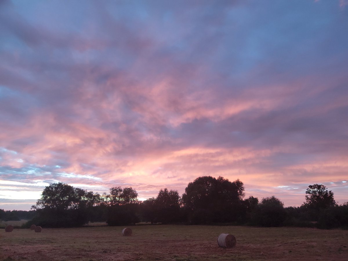 StyczenAndrzej's tweet photo. Tęcza w blasku zachodzącego słońca :)
#świętokrzyskie #Bejsce
@MeteoprognozaPL
@IMGWmeteo
@PogodaLomzaPL
#nofilter https://t.co/2iELyv5588