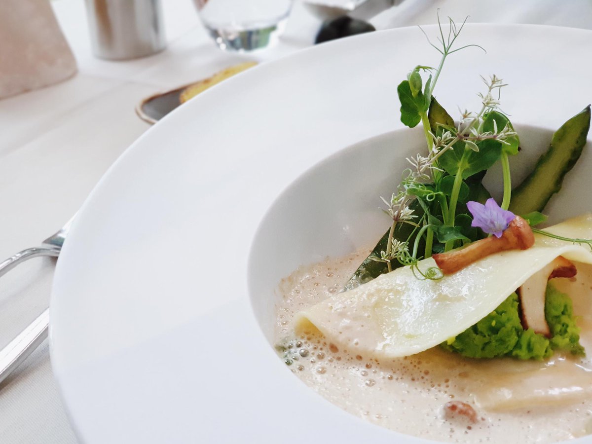 BEMeitschiBlog's tweet image. Fine Dining à la Romandie: baerner-meitschi.ch/resetipp-neuch…