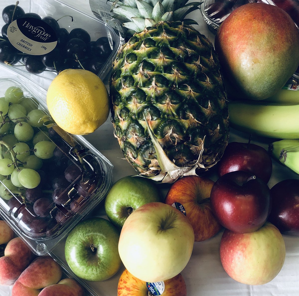 Picked By Us For You 🚜 Our Beautiful, picked for you range include, Fruit, Veg and Salad selections. Boxes of fresh produce already put together, hassle free shopping, Find out more - farmshopfoods.com , Free Nationwide delivery on all orders.
#fruit #veg #salad #fresh