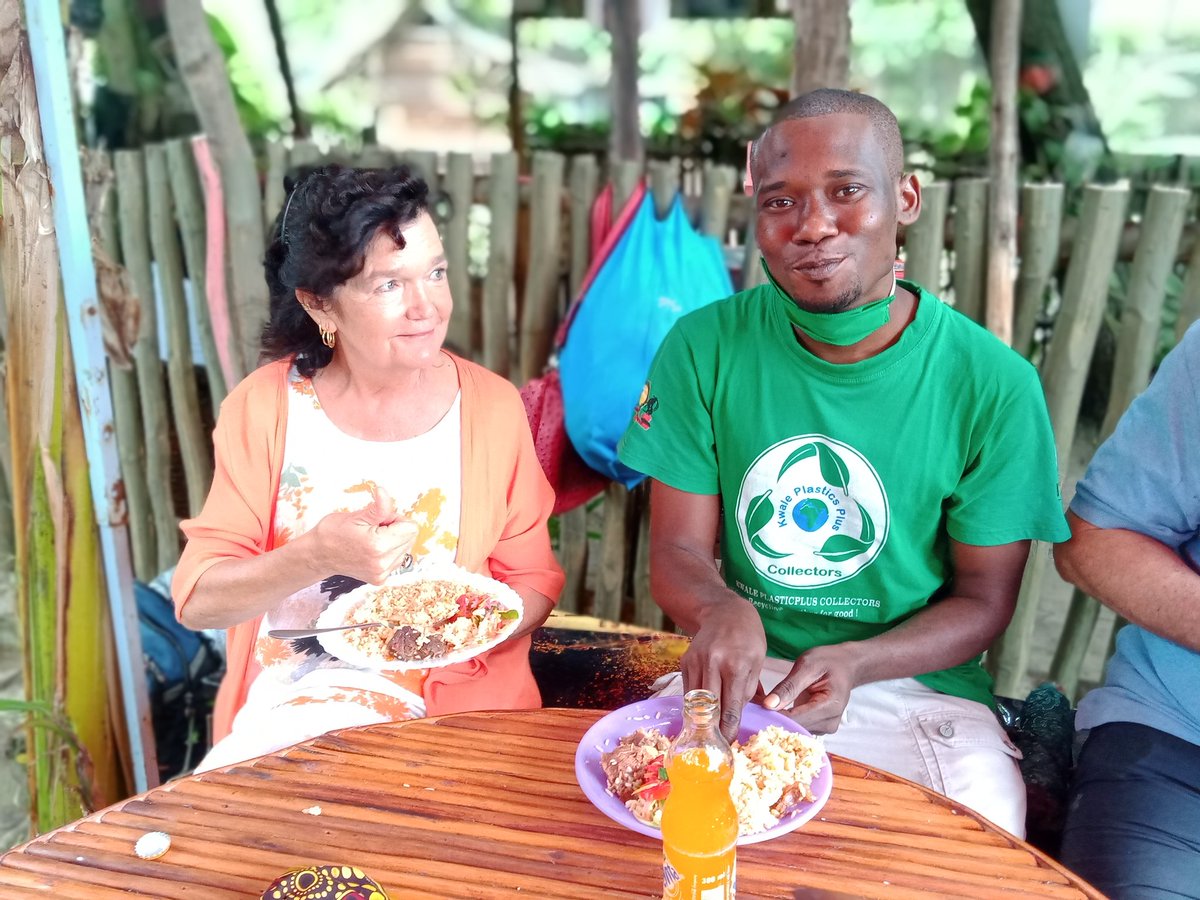 kwaleplastics's tweet photo. We had a celebratory and thank you lunch over the weekend and renergize to continue for 6 more weeks #plasticrevolution #PlasticFreeJuly #COVID19 #plasticpollution #plasticfreeparks #singleusesucks #zerowaste #trashforcash #refusereducereuse #keepouroceanclean #coronaviruskenya https://t.co/aVNoEcYplN