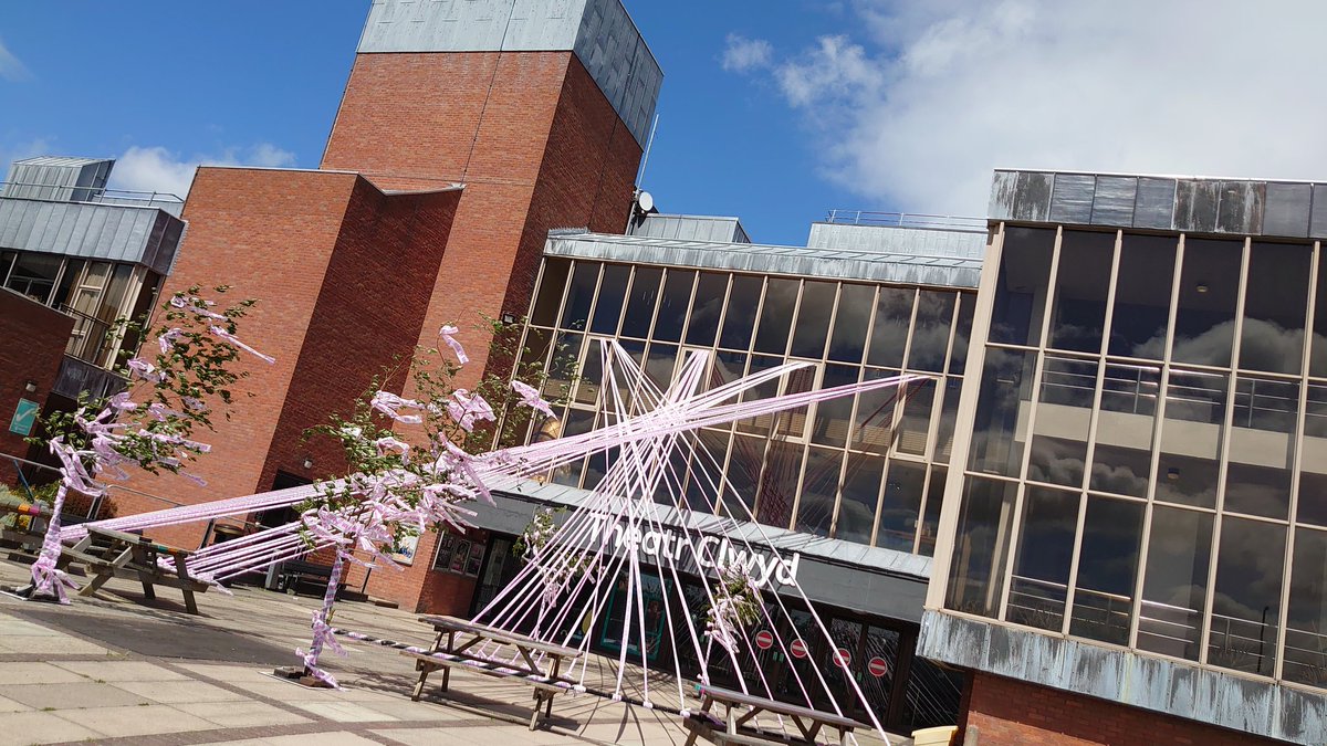 ClwydTweets's tweet photo. 🚧 MISSING LIVE THEATRE 🚧
   HIRAETH AM THEATR BYW
                         🎀
Diolch yn fawr @_scene_change_ 
Thank you #SceneChange
#MissingLiveTheatre 🎭
#HiraethAmTheatrByw https://t.co/WBkFECMlYw