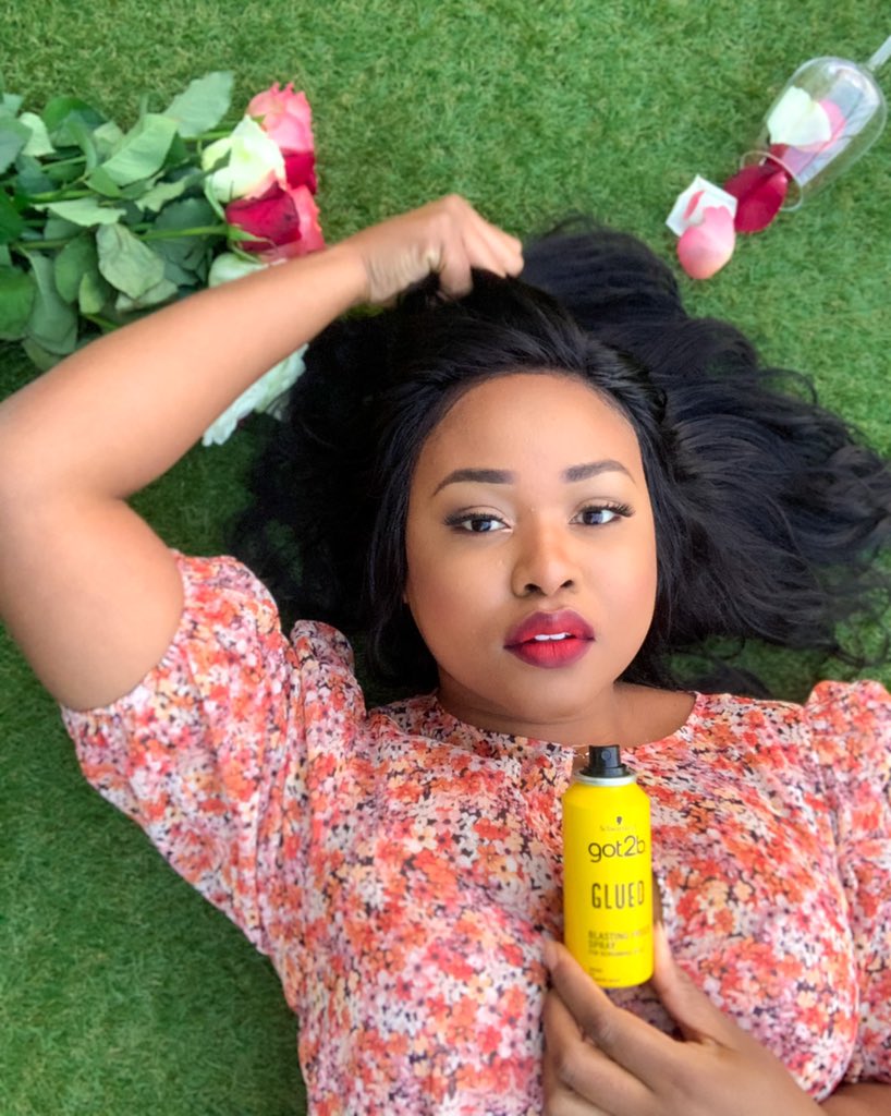 yolzchannel's tweet photo. Nothing gives my hair a strong hold like #Got2BGlued without snatching my edges!
Let me know whatβs you love most about @got2bUSA and you could win a Takealot voucher to purchase your own! #mebyme #got2b_ad
Available here: https://t.co/AmAnGow8DH https://t.co/qzg8ByQP9q