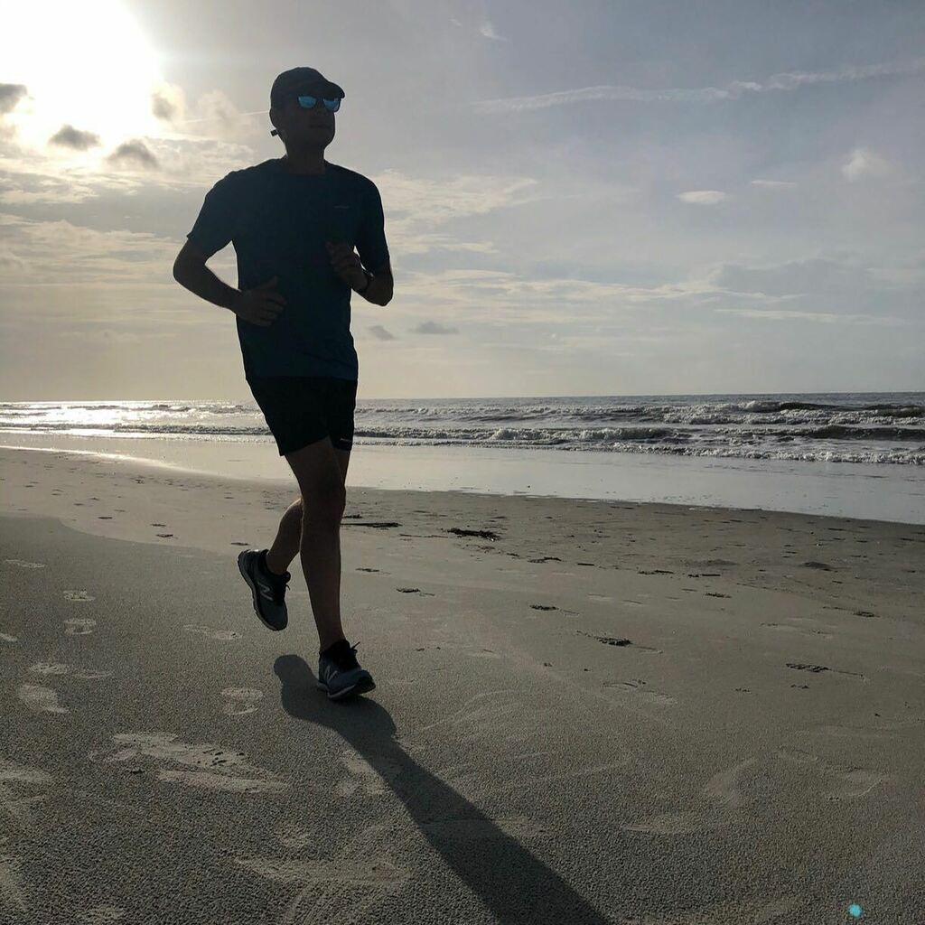 jkusner's tweet photo. Finished #rwrunstreak #rwrunstreak2020 on July 4th. Purposely skipped July 5th so it doesn’t get out of hand. Back at it today on the beach to continue the virtual #runacrossohio @verticalrunner #follybeach https://t.co/raQTfej9dO https://t.co/tw2Ga2r1zL