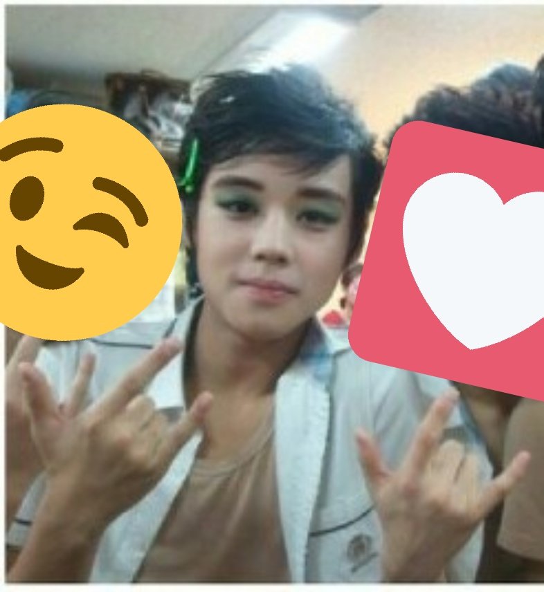 ondo_jh's tweet photo. 초록색 섀도우 https://t.co/KZ4LiGEnZk
