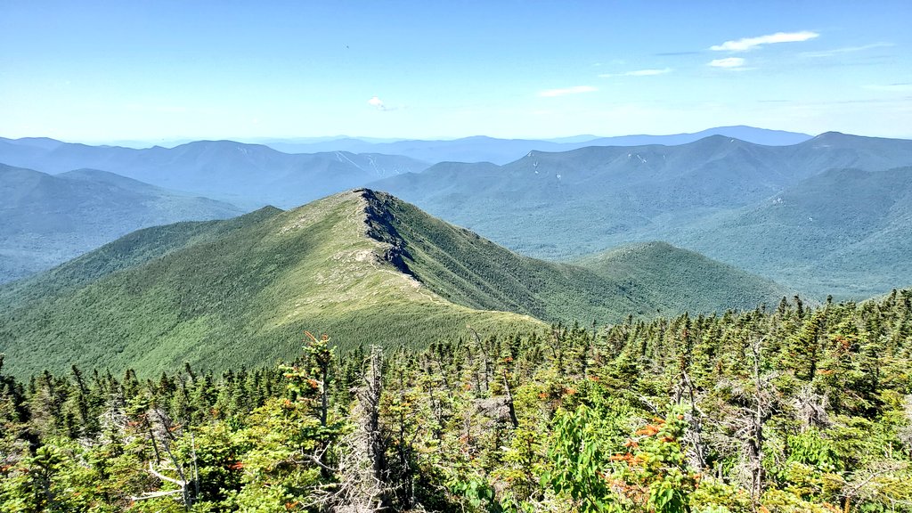 mtn_lust's tweet photo. Successful Pemi Loop on the books, what an experience. New vlog episode coming this week 🎬⛰ #hikethewhites #pemiloop #4000footers https://t.co/8LCBpGwrzV