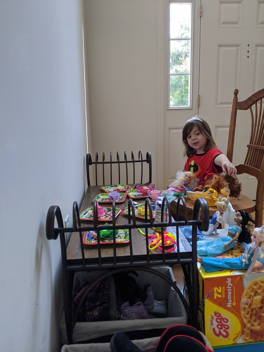 DynastyOuthouse's tweet photo. This is how we celebrate #SFBX day! #PrincessTeaParty https://t.co/UHEozuBCmn