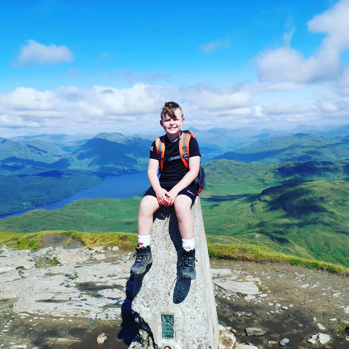 GaryHart930's tweet image. Ben Lomond 2hs 2mins to summit.