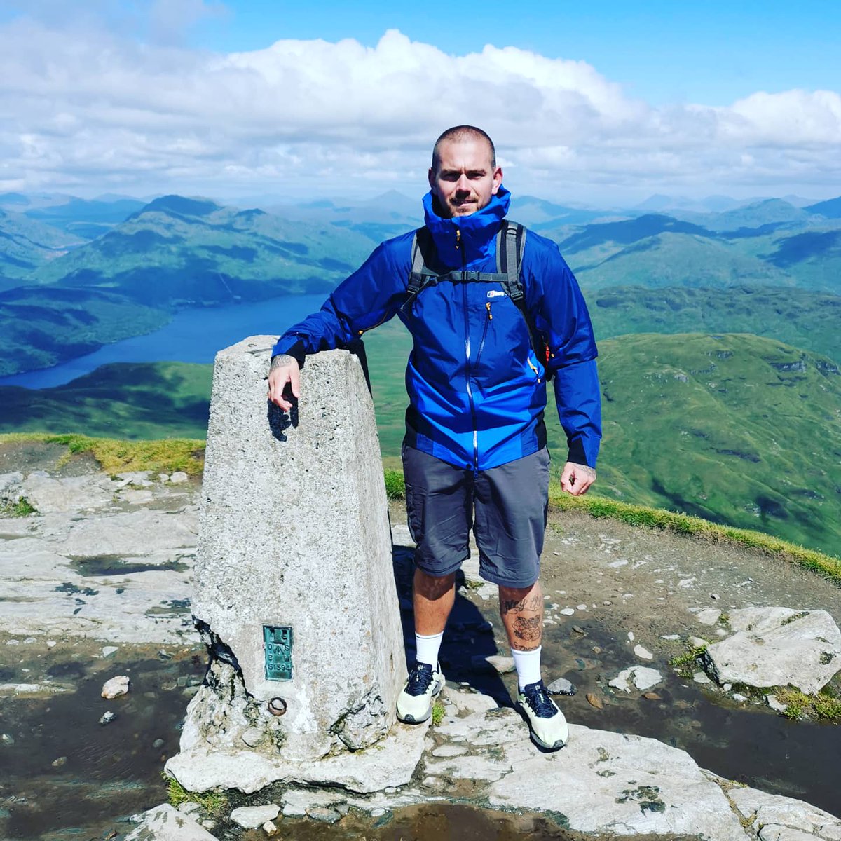 GaryHart930's tweet image. Ben Lomond 2hs 2mins to summit.