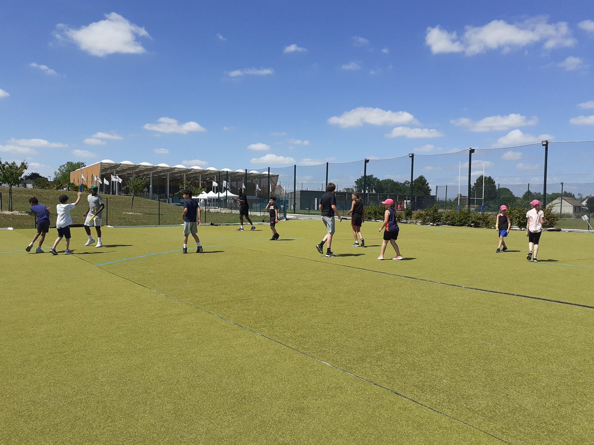 Golf, tchoukball, cestas, hockey, basket, handball,...et plein d'autres activités sont au programme des stages organisés par <a href="/adesli36/">ADESLI</a> et  <a href="/ASPTT36/">ASPTT Châteauroux</a> à la Plaine Départementale des Sports. 
Venez vous amuser et découvrir de nombreuses activités !
#indre #sport