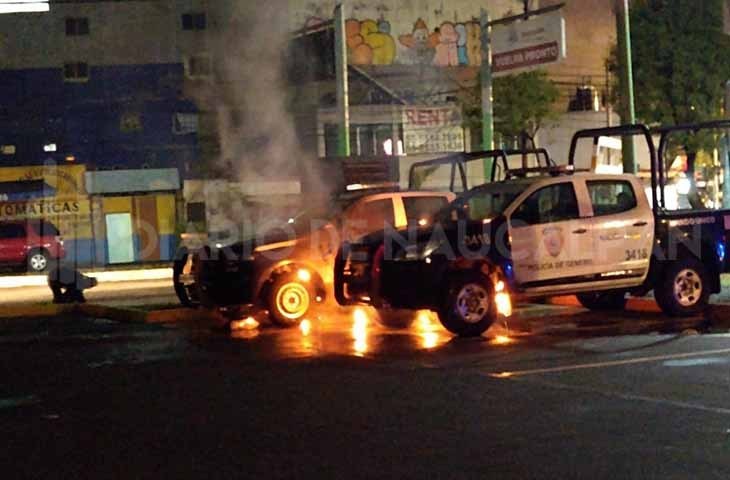 DDNaucalpan's tweet photo. Incendian patrullas de Naucalpan durante la madrugada - https://t.co/zHl3p9JXBK #Naucalpan #México https://t.co/0AfAIakZ3D