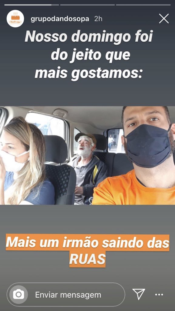 IsabelaDaneluci's tweet photo. Não bastam doações e empregos pra sair da rua. É importante ter apoio, ter em quem confiar e se sentir ainda digno de uma nova vida. Parabéns ao Grupo Dando Sopa que faz um trabalho incrível dando o que eles mais precisam. Doe aqui: https://t.co/GovSeewKko https://t.co/gft3kY4bHu