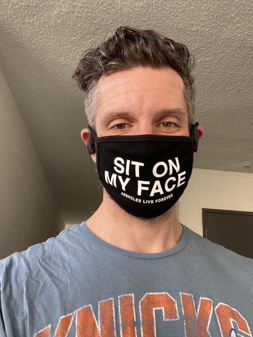 Morning, don&rsquo;t forget to wear ur mask 😷 https://t.co/Nin3xO93aT