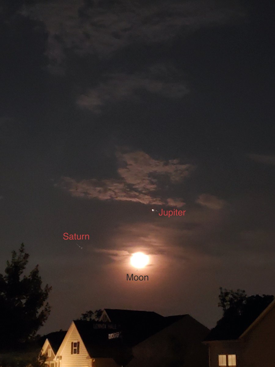 sudhyk's tweet photo. Beautiful Sky last night!
#Jupiter #moon #Saturn #astroevent https://t.co/i09duZ3iec