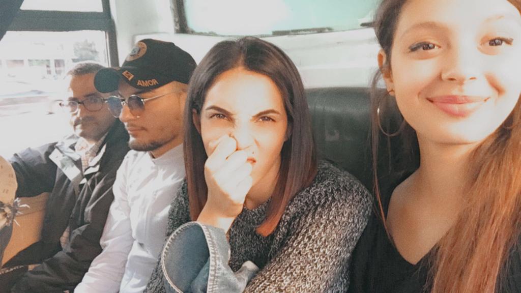 AchwakBoudra's tweet photo. I just loved that look of this man he reminds me of an Egyptian old movie and he looks just like the actor there 😂
#oldmovies #busvibes #bustime #my_bestie #khadija #egypt #zoomba #Taekwondo https://t.co/vfJyibfLPB