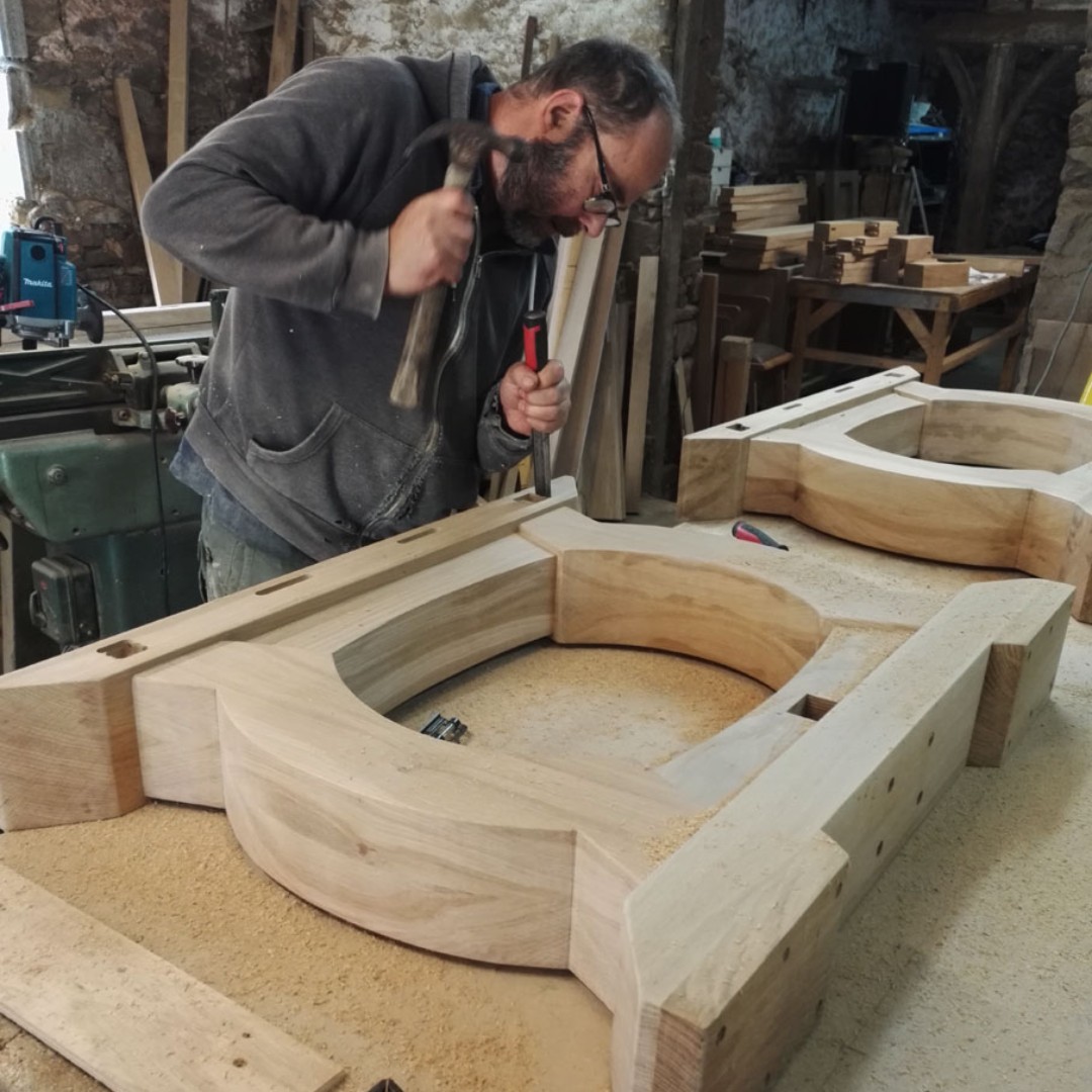 MakersBespoke's tweet image. This Curved Base Table will be going to a client in Hampshire andwe've also just taken on a small dining table with extension for Yorkshire, so need to pick up the pace...#bespoketable #refectorytable #Hampshire #Yorkshire #furnituremaker #France makersbespokefurniture.com/gallery/curved…