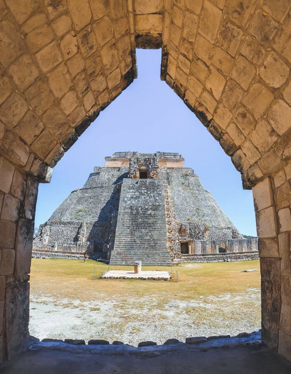 TravelRuiz's tweet photo. #Piramide del divino ( o del hechicero, del enano o del gran Chilán), es una construcción #maya de 35m de altura ubicada en el complejo de #Uxmal, englobada en la zona Puuc. #edpath54 https://t.co/JacbA8hkX1
