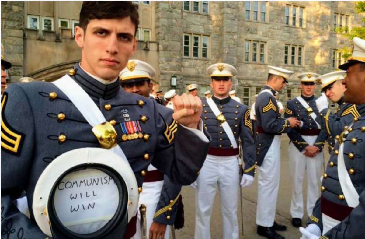 DerAchsenZeit's tweet photo. Consumatum est
#westpointgraduation https://t.co/2LvDI0g6su