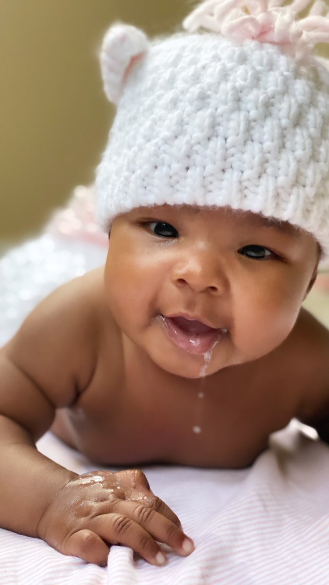 typesos22's tweet photo. Lil baby..🦋 https://t.co/2TFYCpb8ap