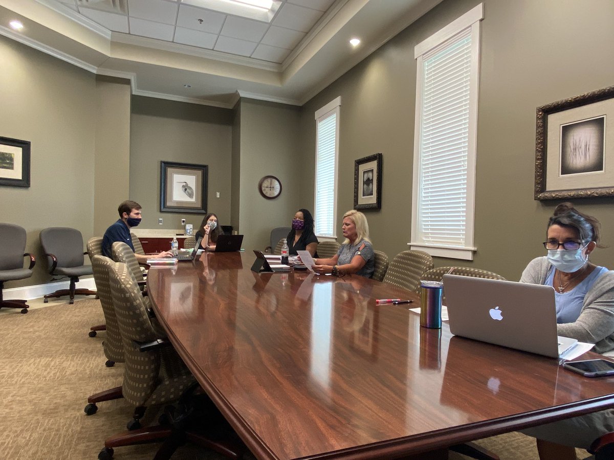 NorthwestMSCC's tweet photo. Our first new student online orientation session is underway! Teamwork makes the dream work! #RangerReady #GoFarCloseToHome https://t.co/QjibLSnevc