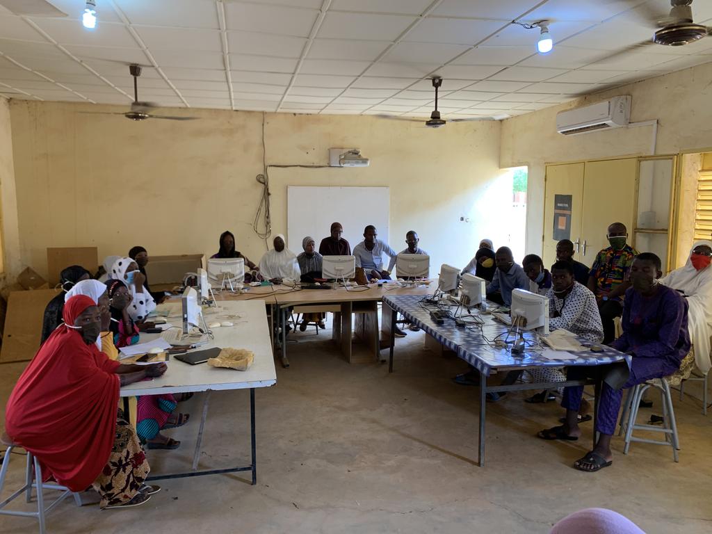 falher3's tweet photo. Apres #Dosso #Konni , nous sommes à la fin de notre formation en #Cartographie Numérique #OSM à #Tahoua rendez-vous à #Niamey pour initier d'autres jeunes #filles #Servir_west_Africa @AnsiNiger @MapTicNiger @DigitalMougani
#WomenTic
#GirlsMapping
#NigerMapping https://t.co/JQrO0oh3ih