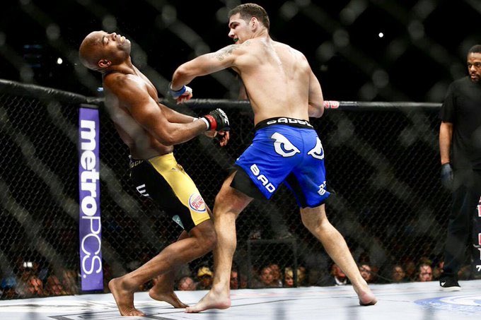 Jul6.2013
7 years ago today,
Chris Weidman shocked the world. https://t.co/JZXqUQ9Gok