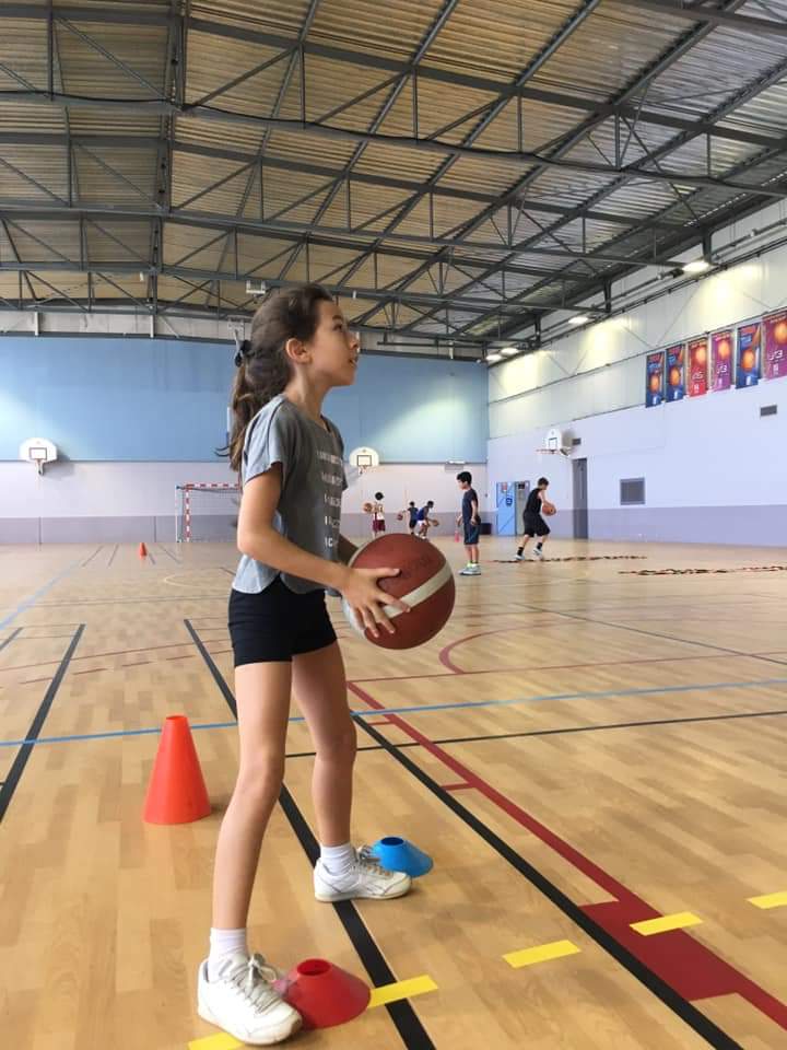 MossonBasket's tweet photo. Les stages d'été ont débuté ce matin au gymnase J. Bouin, dans notre 2e étape du retour au jeu ! Au programme, des ateliers autour des fondamentaux individuels ! 
Merci à la ville de #Montpellier merci à notre maire élu @Delafosse2020 que nous avons hâte de rencontrer. https://t.co/DNMRaMHxdK