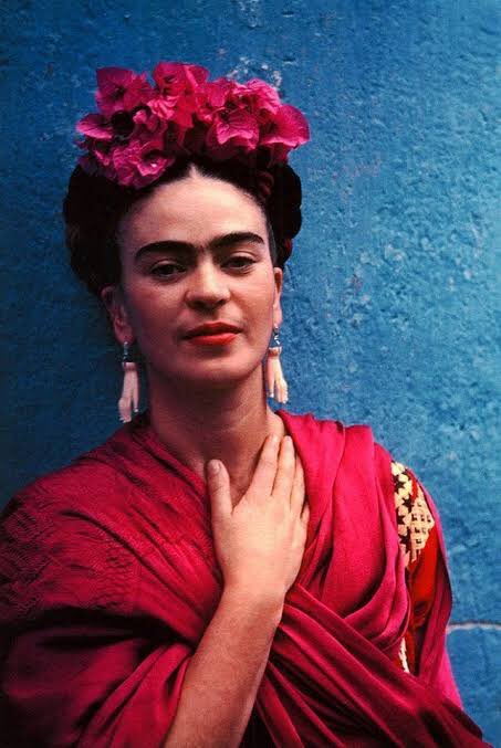 MzSOULcialite's tweet photo. Frida Kahlo 🎨
a MEXICAN painter known 4 her naïve folk art works inspired by nature & artifacts of Mexico.
Frida’s paintings have string autobiographical elements & mixed realism w/ fantasy.
Happy Forever B-Day Frida Kahlo
#FridaKahlo #BKstART
ART•Luv•Her 🎨 https://t.co/NdXWfnad4e