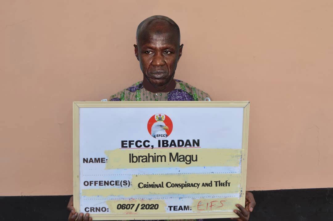 ayemojubar's tweet photo. Naija! 🤣 The table has finally turned against Magu of EFCC. https://t.co/ieMJp7Pp05