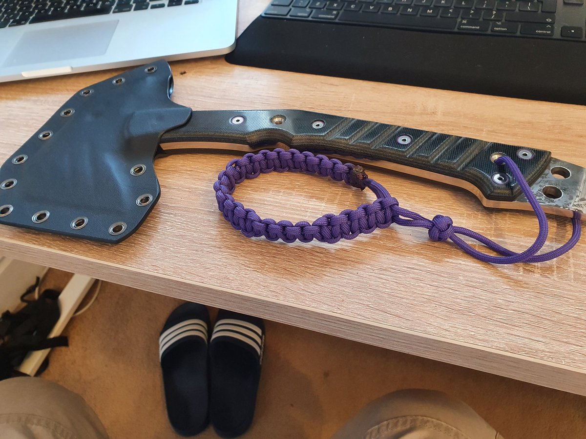 thetradarcher's tweet photo. First try at making a lanyard for my new axe. Came out ok I think. https://t.co/gjyTMuAMmW