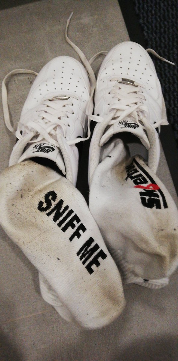 Roderick092's tweet image. Did some preparation for my sub\slaveboy who loves to lick and snif them.
#master #sneakers #socksniff