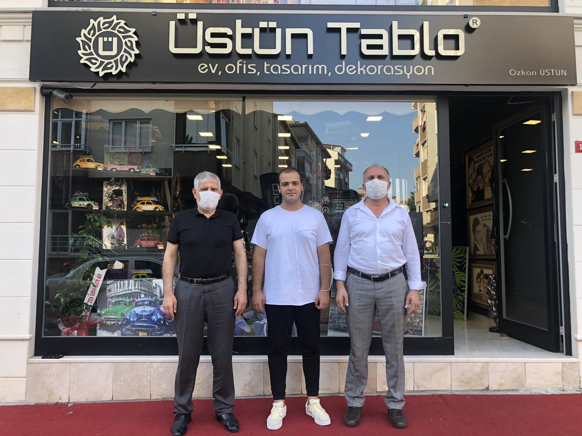 KabarikBirol's tweet photo. Pendik’te bulunan Yeni açılan “ÜSTÜN TABLO”
Hemşehrimiz Özkan ÜSTÜN’ e KARAKDER ( Karaelmas Kalkınma Derneği ) olarak hayırlı olsun ziyaretimiz.
#KARAKDER
#SizleriKarakdereÜyeOlmayaDavetEdiyoruz https://t.co/vnAzax6FUz
